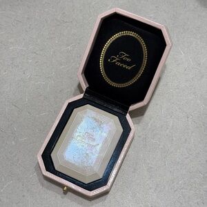 Too Faced Highlighter in Iridescent Pearl